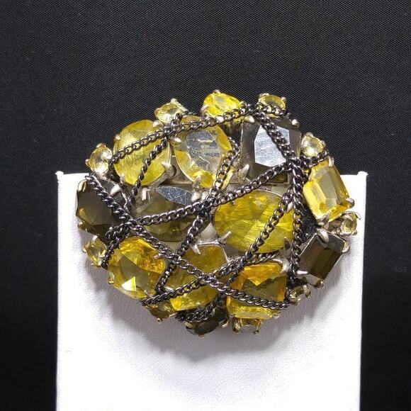 Stella & Dot Rhinestones Chain Brooch & Pendant, Hallmark Heart Dots, 2 Inches - Picture 9 of 9